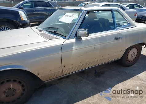 1988 Mercedes-Benz 560 Sl z USA, uszkodzony, nr VIN WDBBA48DXJA083385